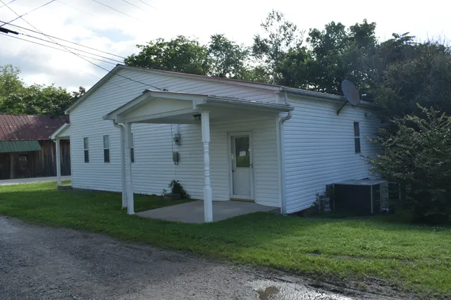 $99,900 | 742 Lancaster Highway, Lancaster, TN 38569