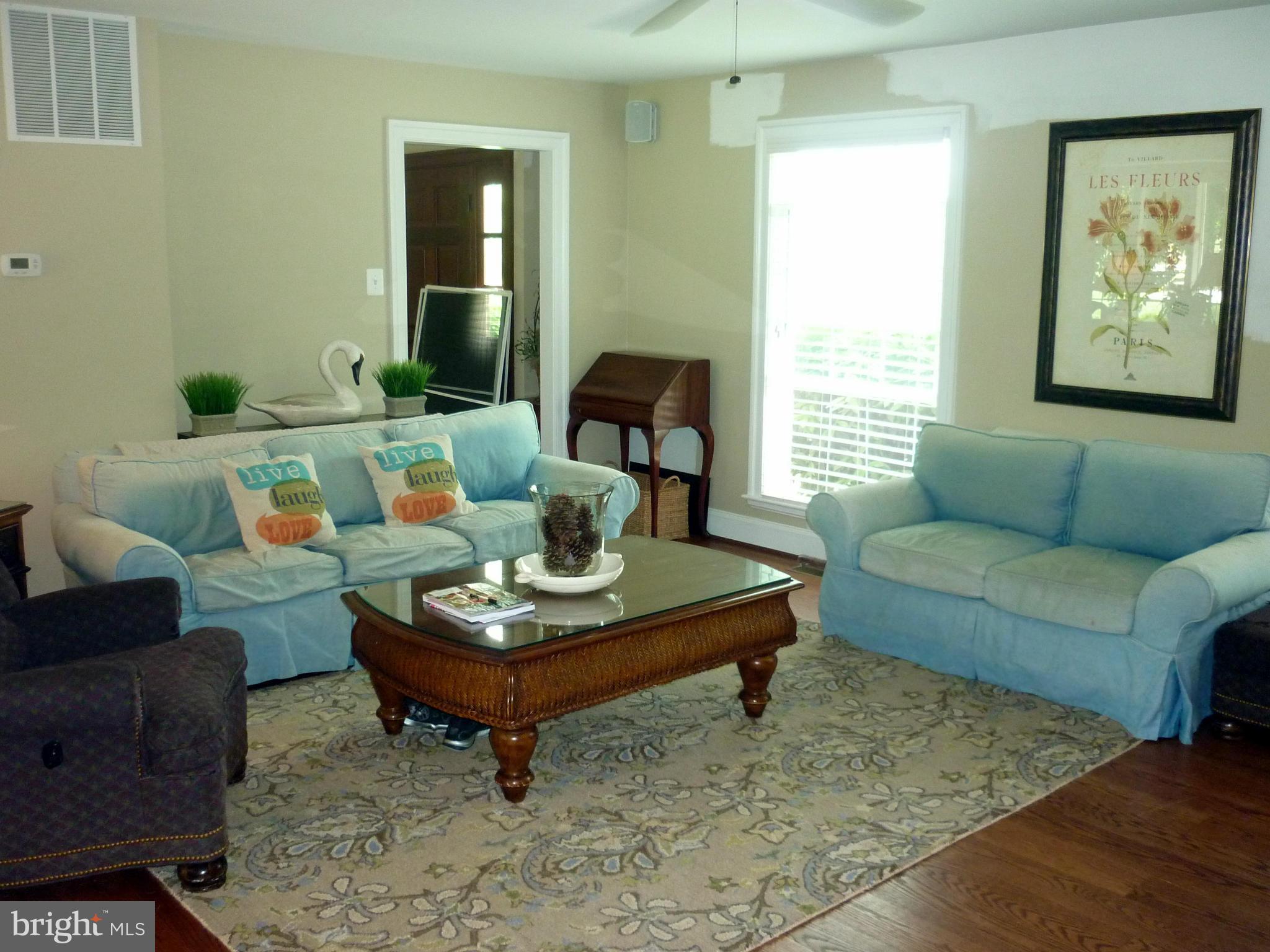 6455 Old Bust Head Road Broad Run, VA 20137 - Photo 12 of 30 Living Room