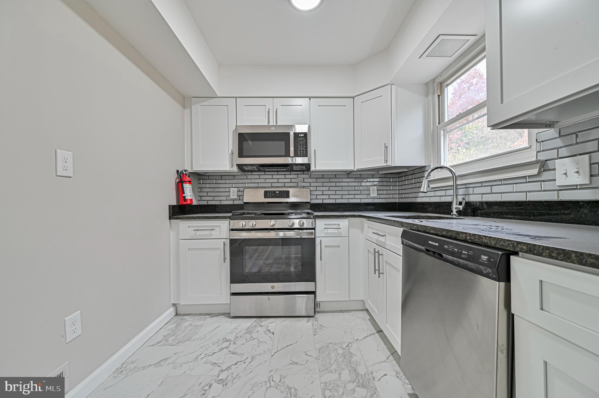 26 Dickenson Drive Sicklerville, NJ 08081 - Photo 19 of 37