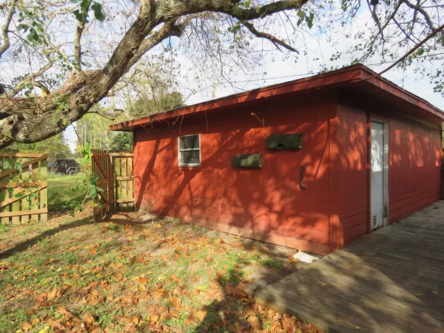 $153,000 | 136 Campbell Road, Winnie, TX 77665