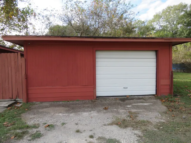 $153,000 | 136 Campbell Road, Winnie, TX 77665