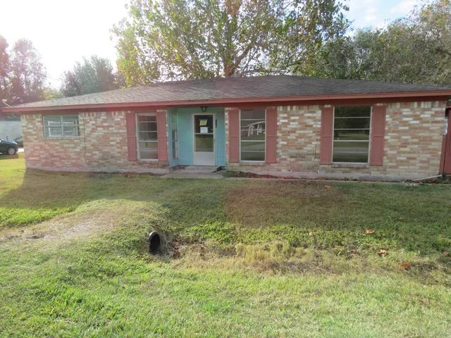 $153,000 | 136 Campbell Road, Winnie, TX 77665