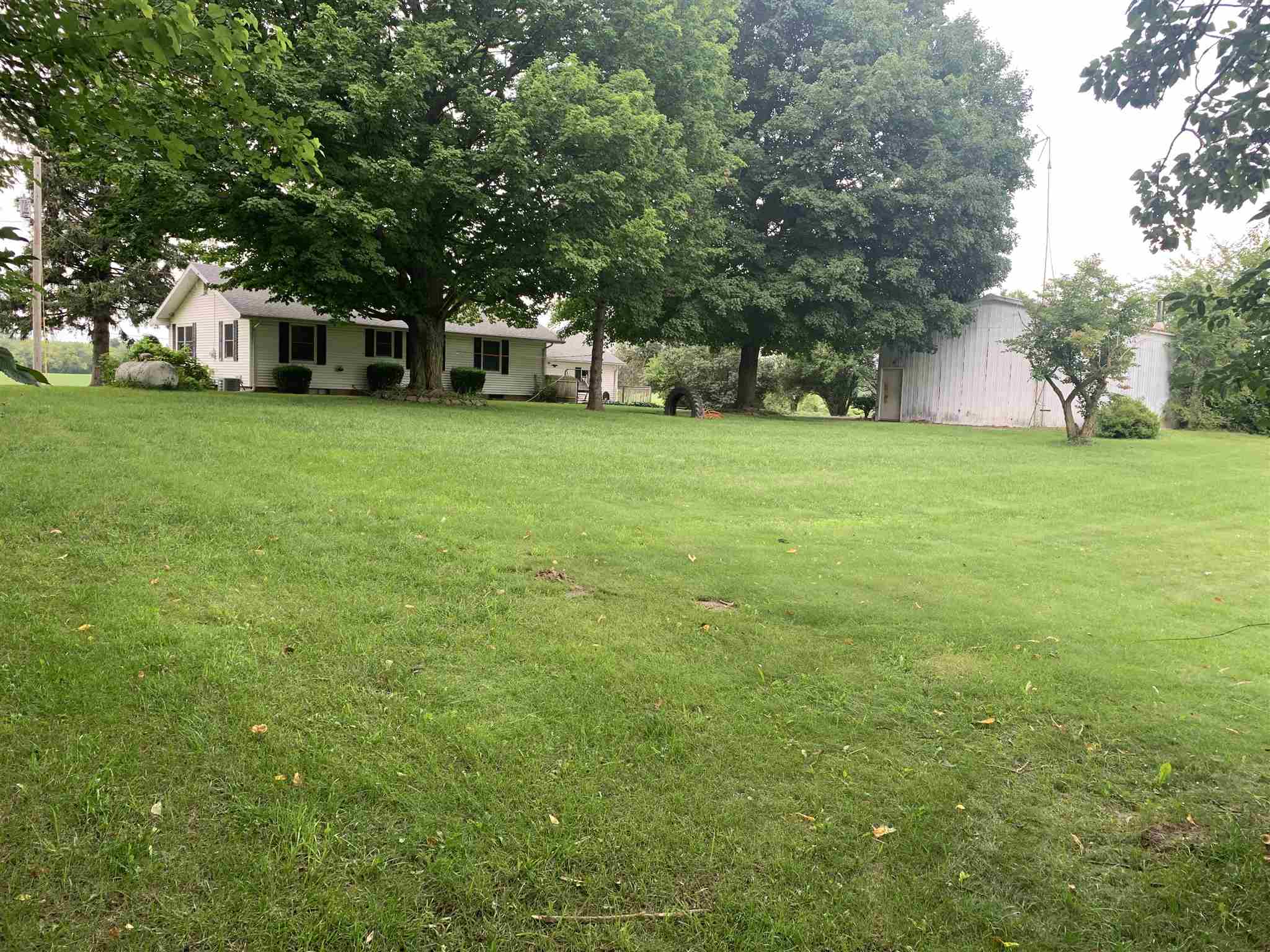 4020 East Peachy Road Fremont, IN 46737 - Photo 2 of 32