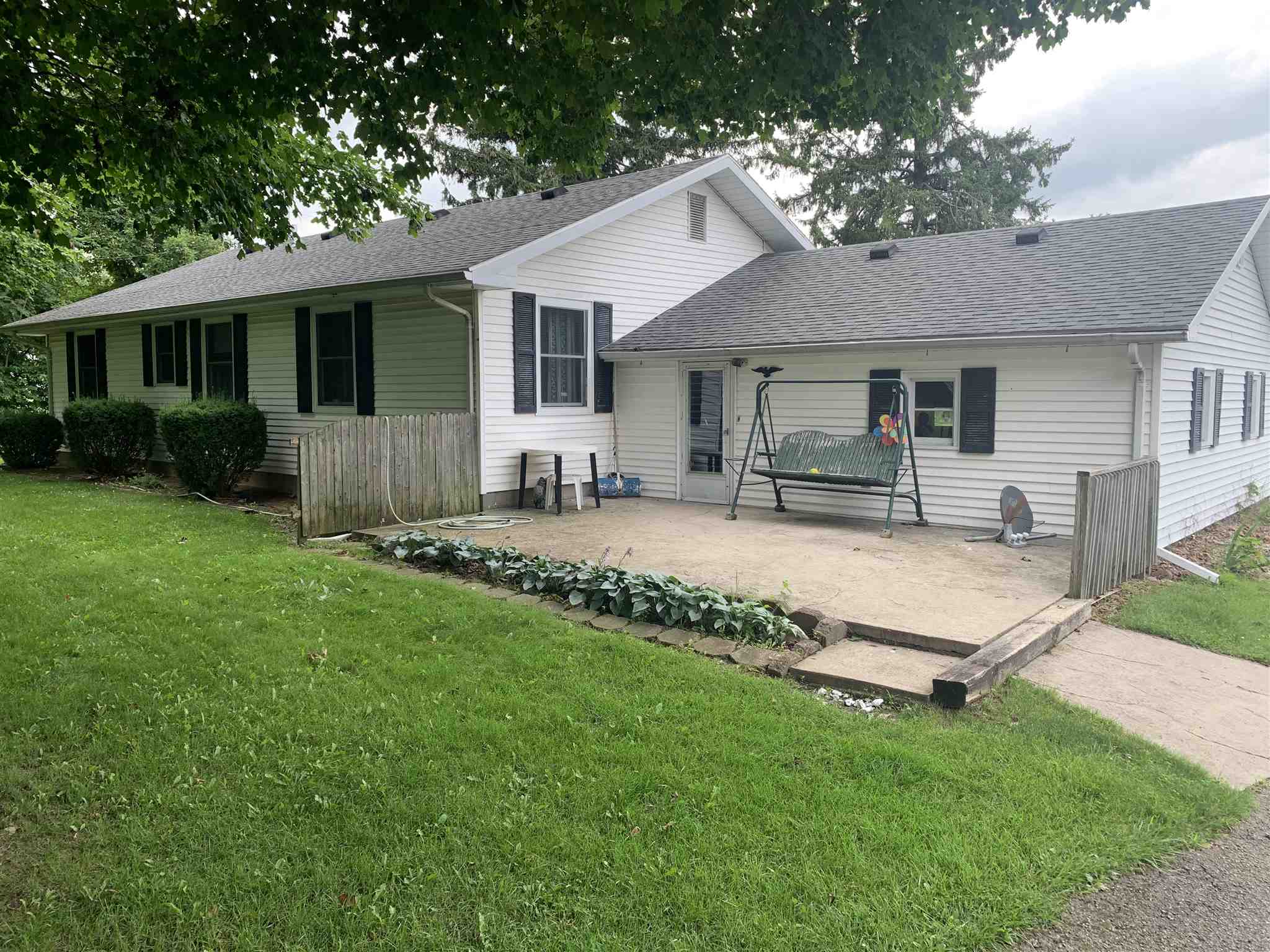 4020 East Peachy Road Fremont, IN 46737 - Photo 4 of 32