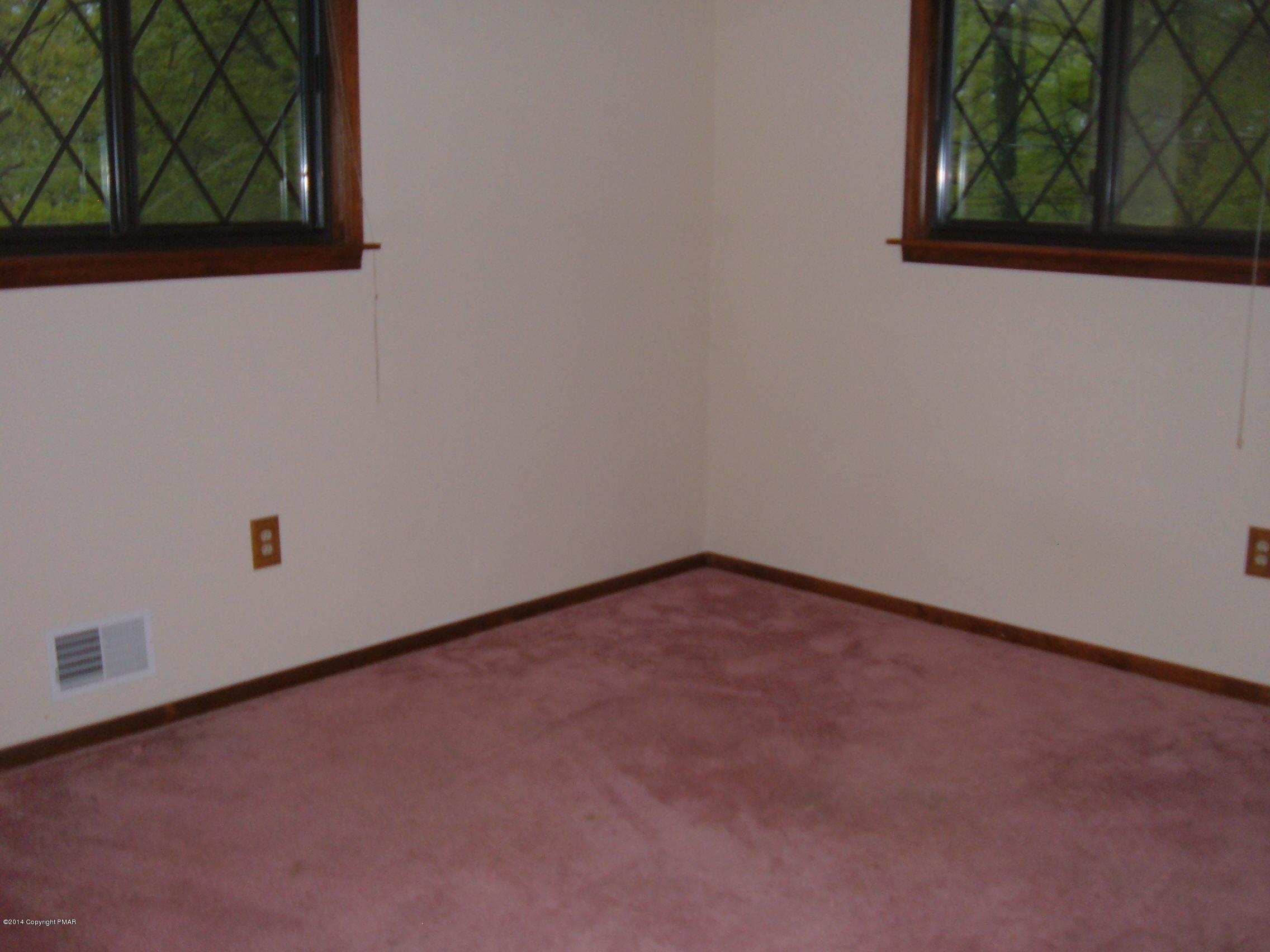123 Murphy Circle Bushkill, PA 18324 - Photo 20 of 23 DSCF6900
