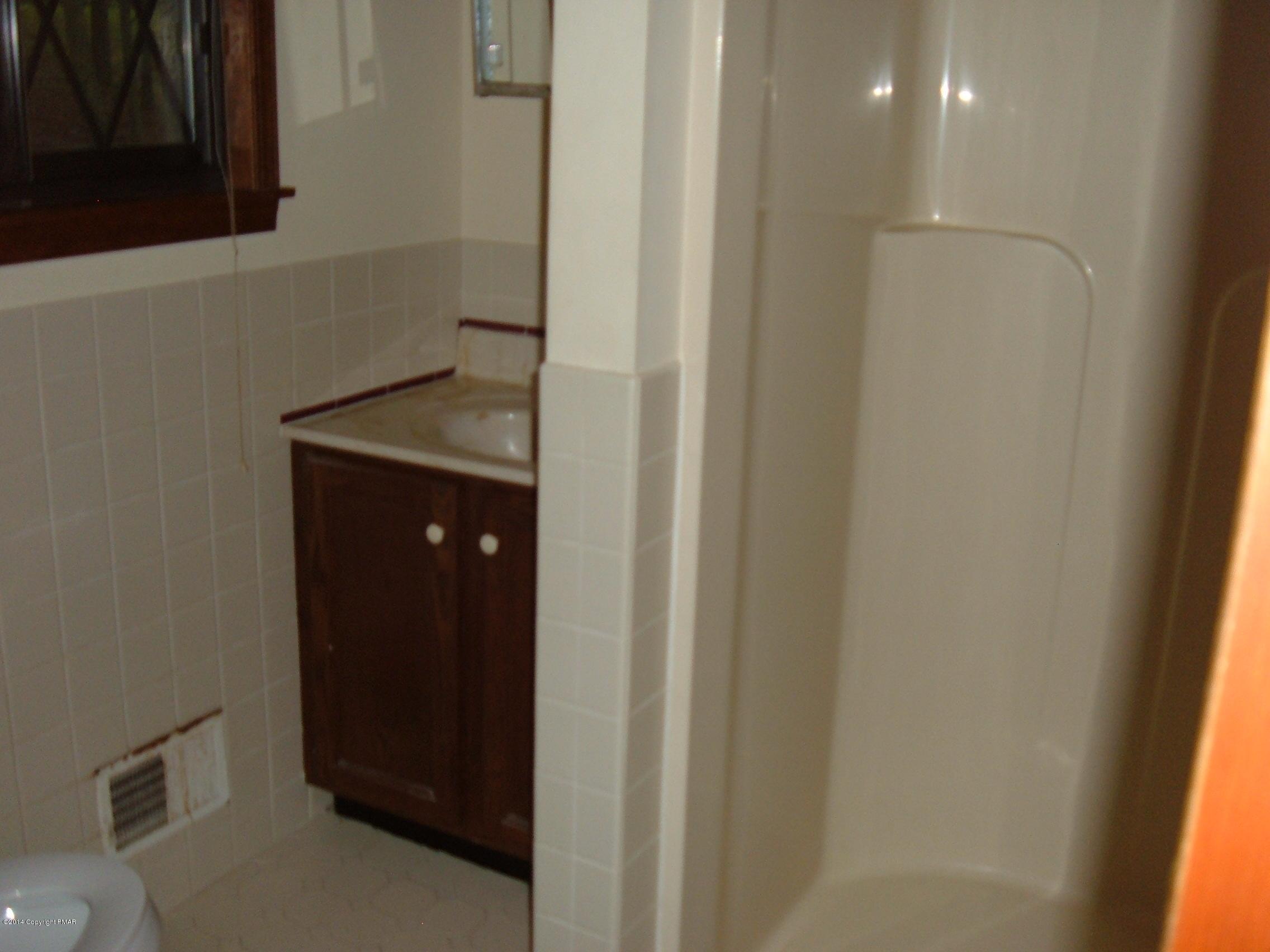 123 Murphy Circle Bushkill, PA 18324 - Photo 22 of 23 DSCF6902