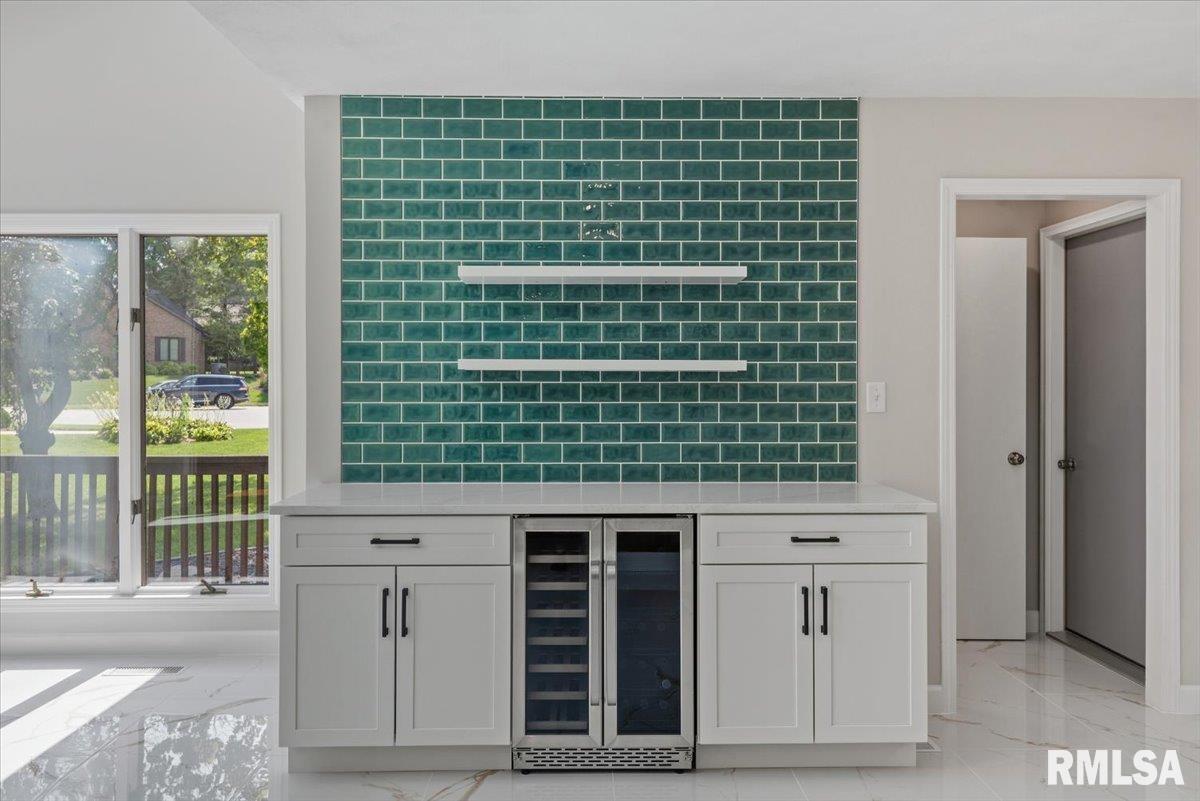 1904 Oak Creek Road Springfield, IL 62704 - Photo 34 of 90 Gallery Image 34