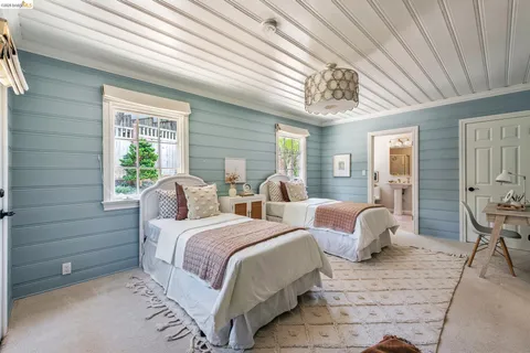 $1,295,000 | 2363 Leimert Boulevard, Oakland, CA 94602