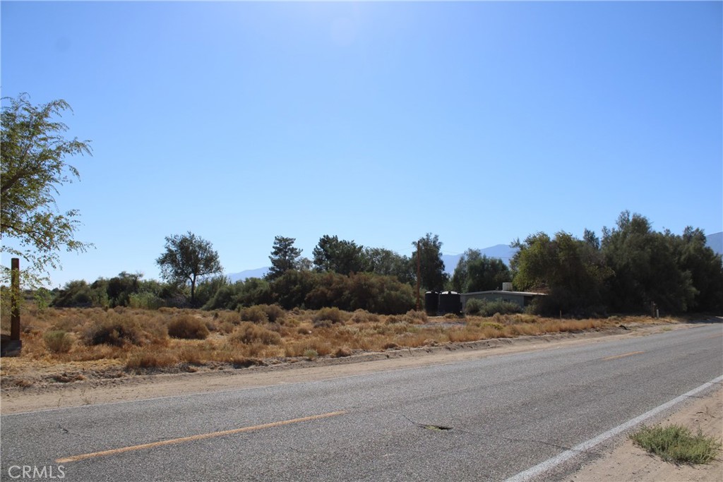 0 Kendall Road Lucerne Valley, CA 92356 - Photo 9 of 21 a view of road with yard