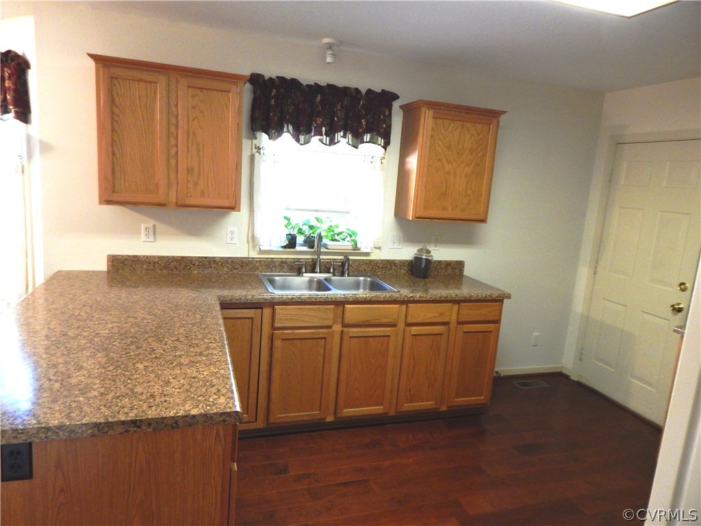 14801 Harrowgate Road Chester, VA 23831 - Photo 15 of 36 Gallery Image 15