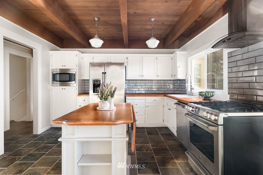 1640 Polnell Road Oak Harbor, WA 98277 - Photo 11 of 38 Gallery Image 11