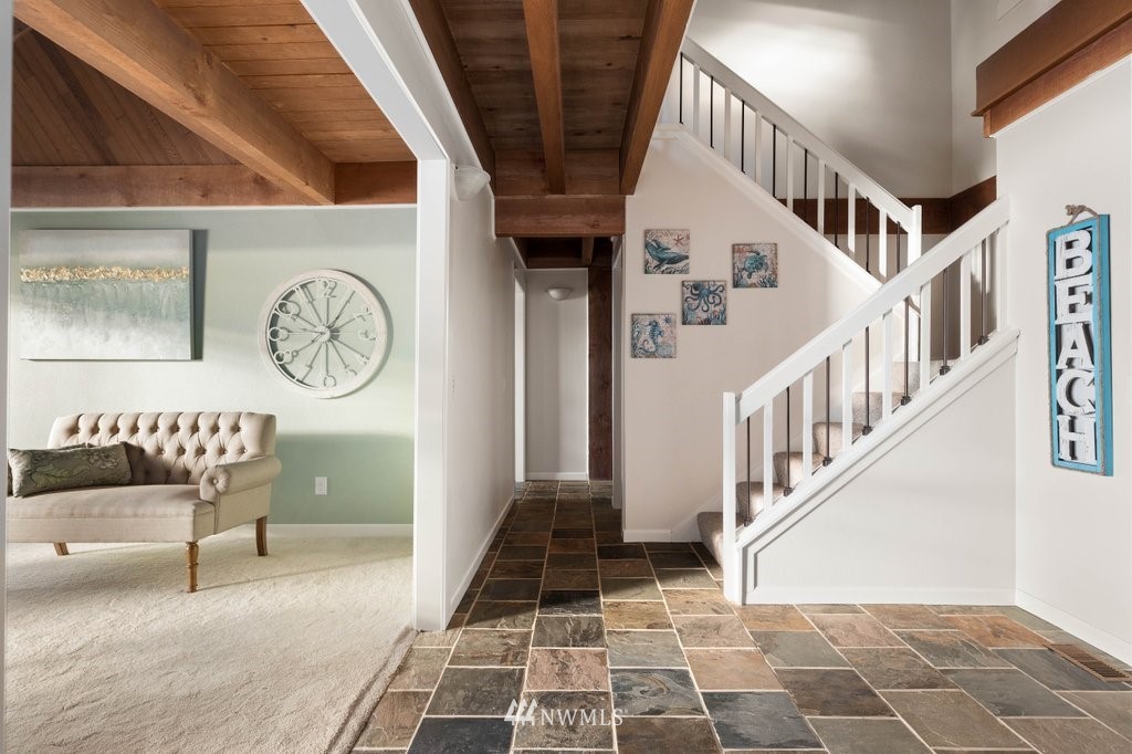 1640 Polnell Road Oak Harbor, WA 98277 - Photo 6 of 38 Gallery Image 6