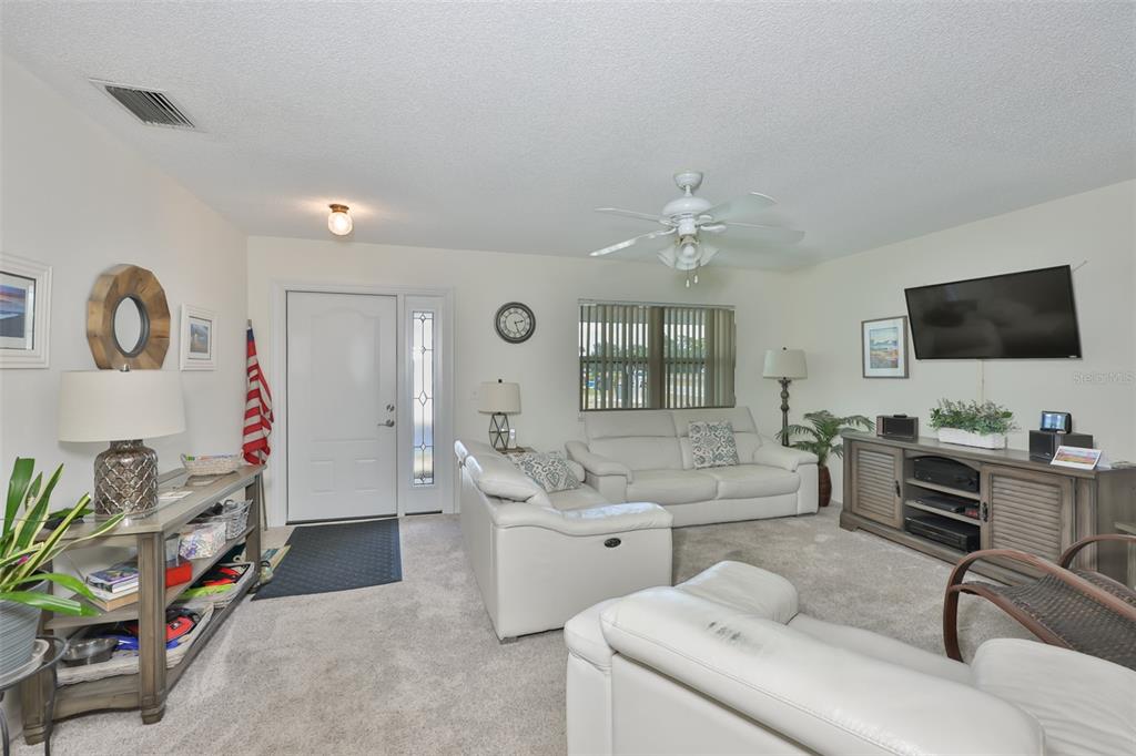 700 Rutgers Place Sun City Center, FL 33573 - Photo 5 of 43