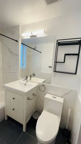 $2,450 | 960 Bay Drive, Unit 910, Miami Beach, FL 33141