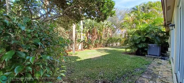 a view of an outdoor space