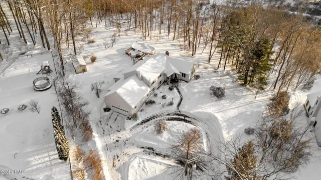 $449,900 | 42 Wildwood Lane, Bethlehem, NY 12158