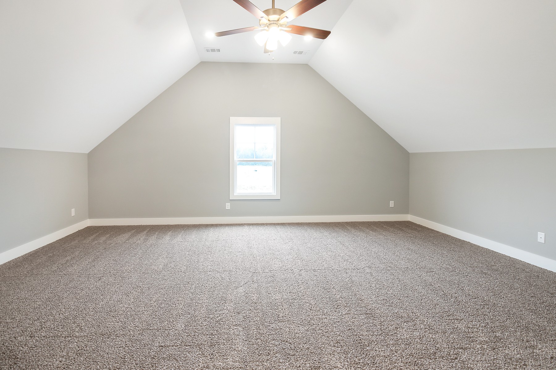 4889 Barren Plains Road Springfield, TN 37172 - Photo 14 of 17 an empty room with a window
