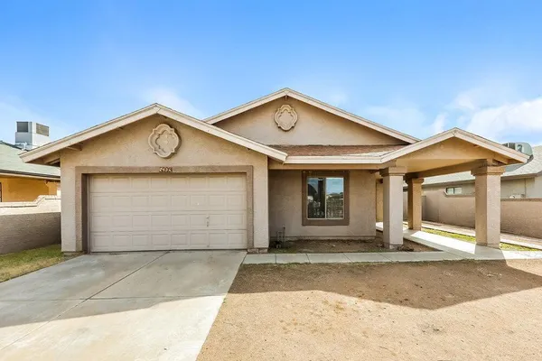 $2,015 | 5209 North 78th Drive, Glendale, AZ 85303