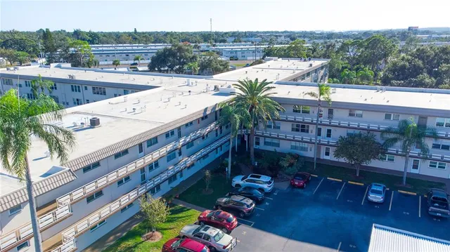 $125,000 | 5530 80th Street North, Unit C201, St. Petersburg, FL 33709