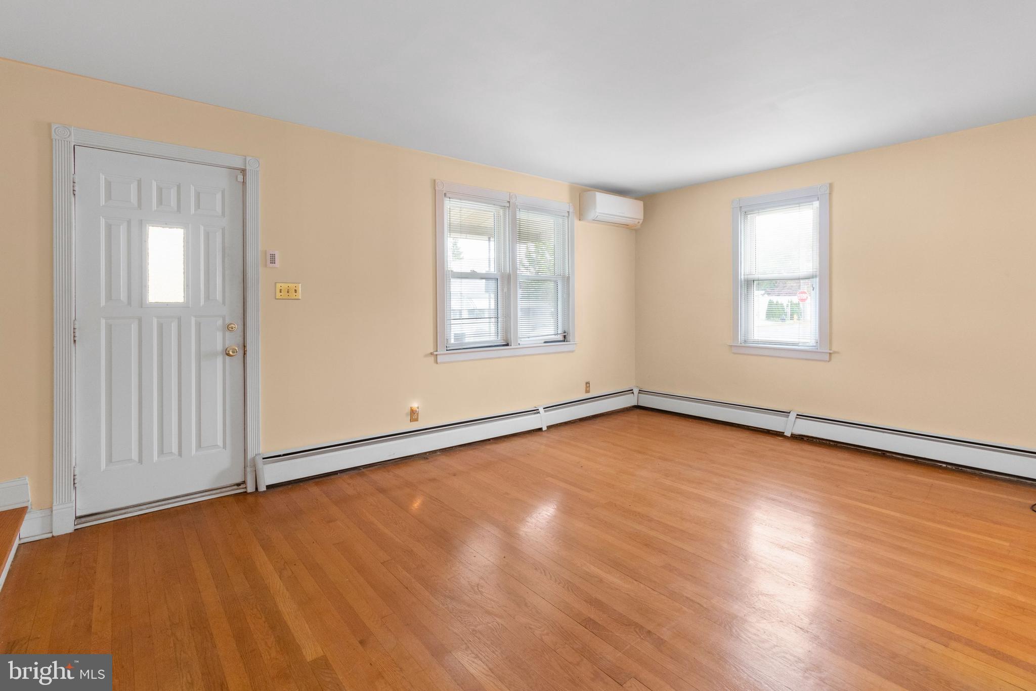 696 Spring Street Bristol, PA 19007 - Photo 8 of 41 Gallery Image 8