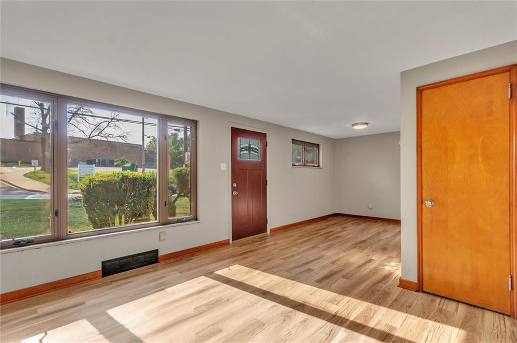 5156 McAnulty Road Baldwin, PA 15236 - Photo 4 of 21 Gallery Image 4