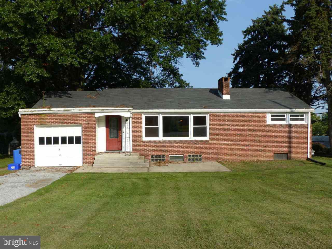 433 Edgehill Road York, PA 17403 - Photo 1 of 23
