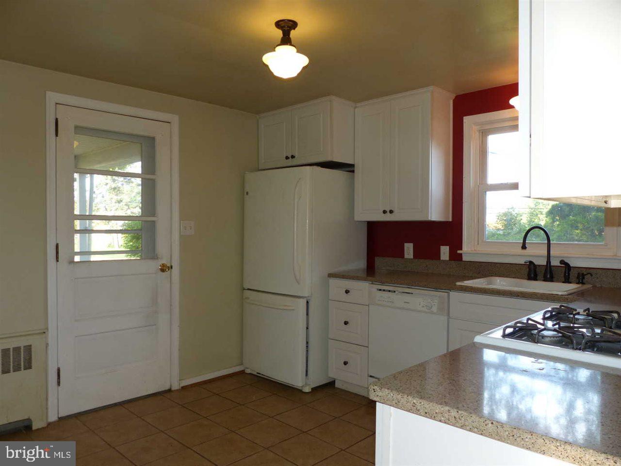 433 Edgehill Road York, PA 17403 - Photo 12 of 23