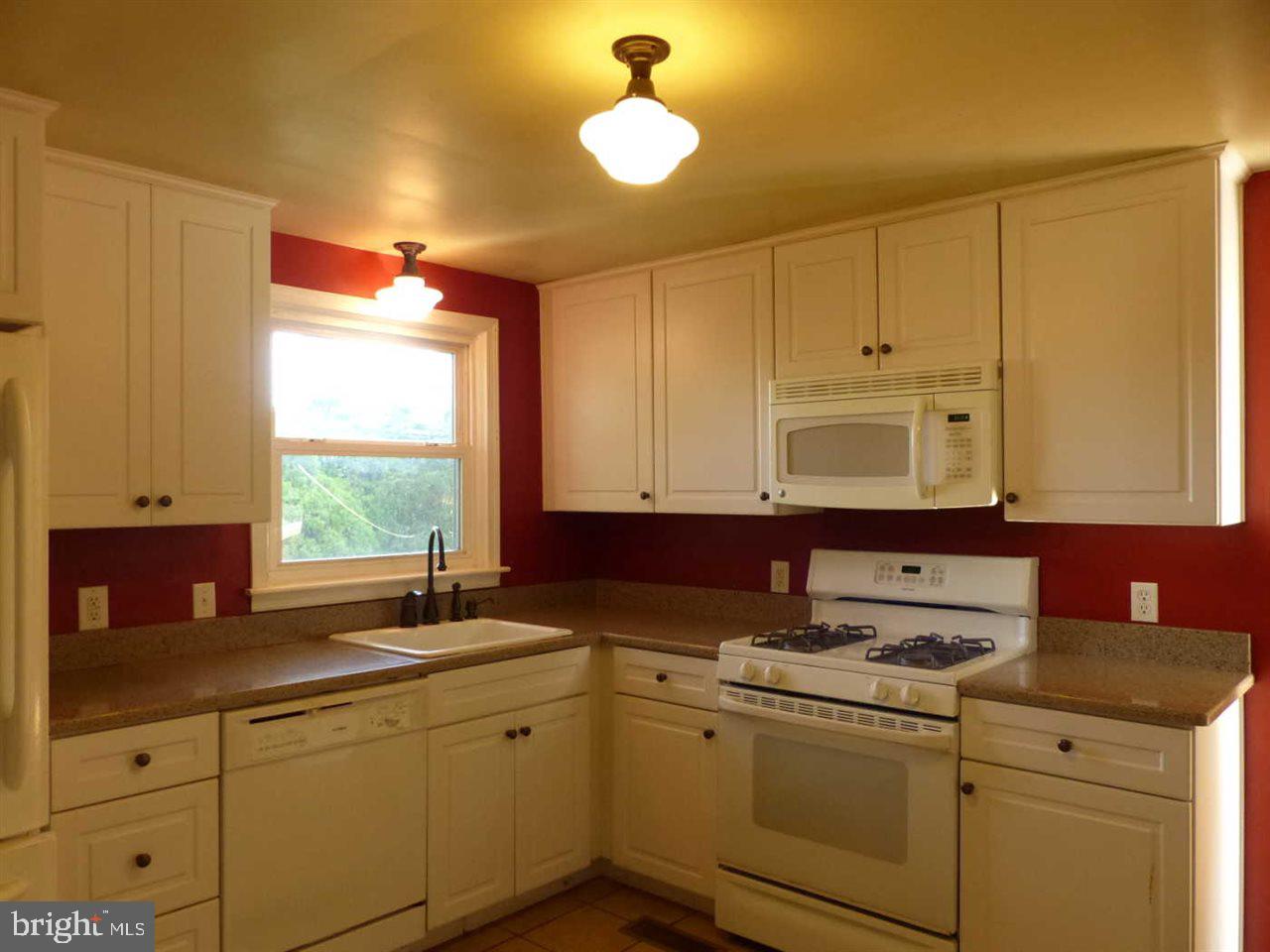 433 Edgehill Road York, PA 17403 - Photo 13 of 23