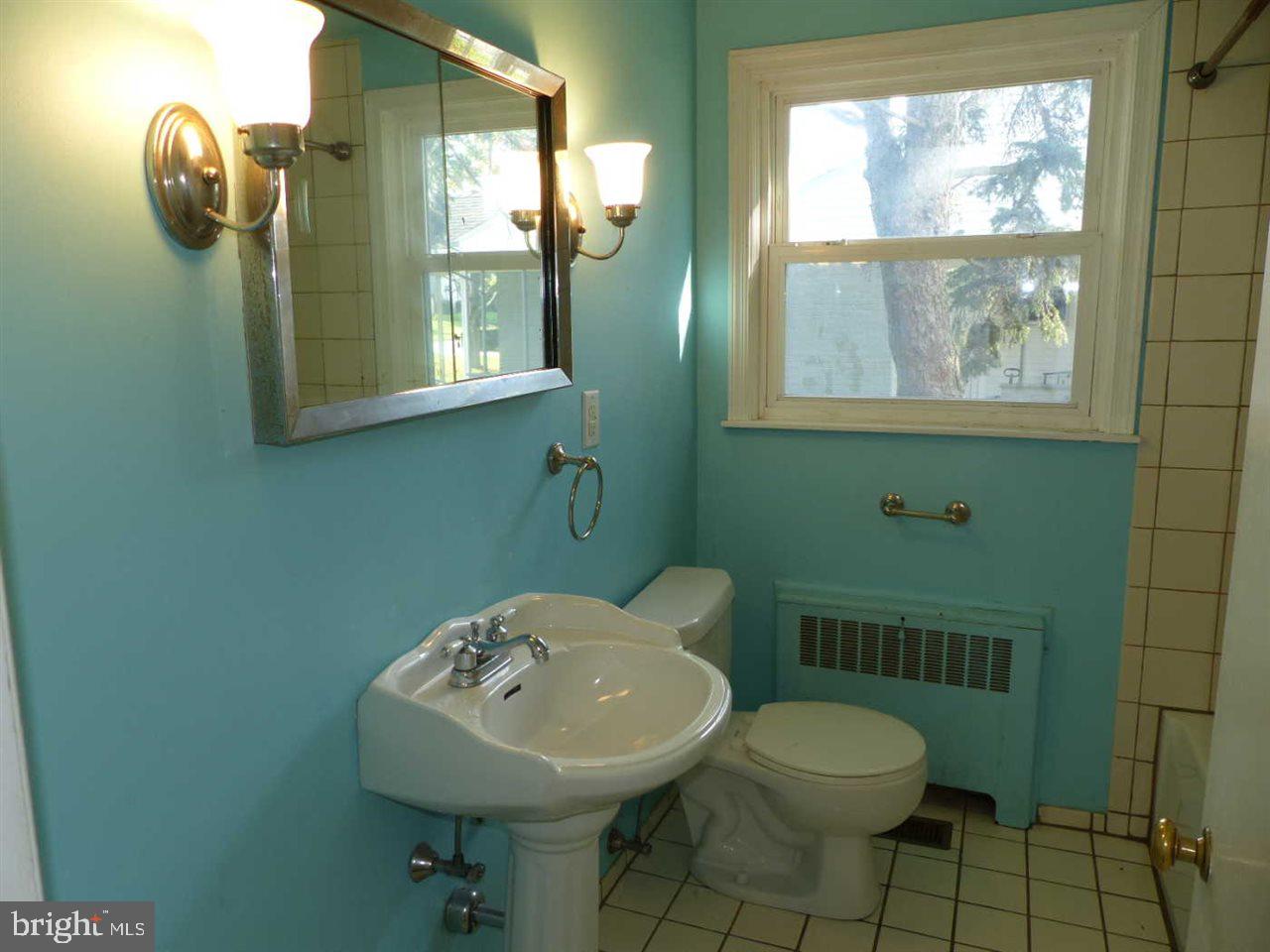 433 Edgehill Road York, PA 17403 - Photo 16 of 23