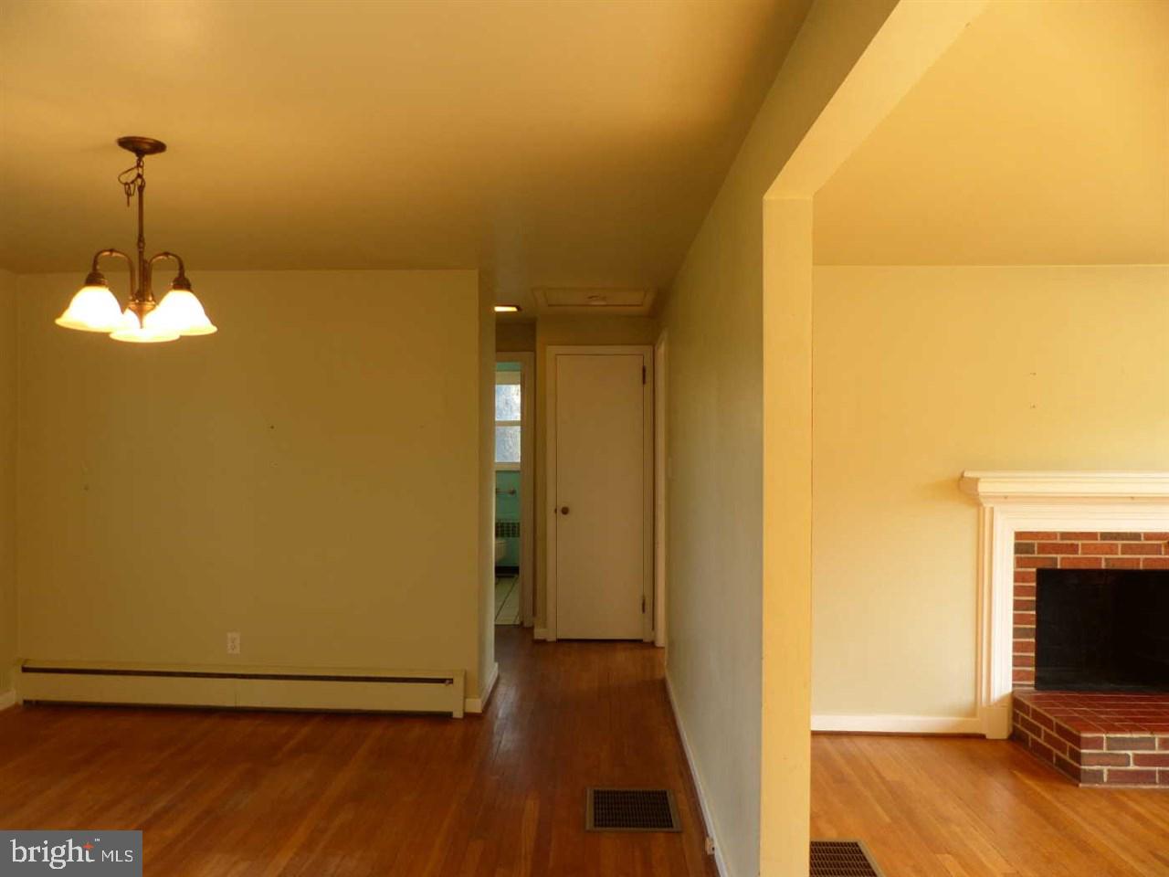 433 Edgehill Road York, PA 17403 - Photo 10 of 23