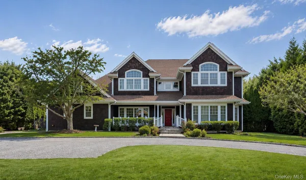$3,295,000 | 30 Post Fields Lane, Quogue, NY 11959