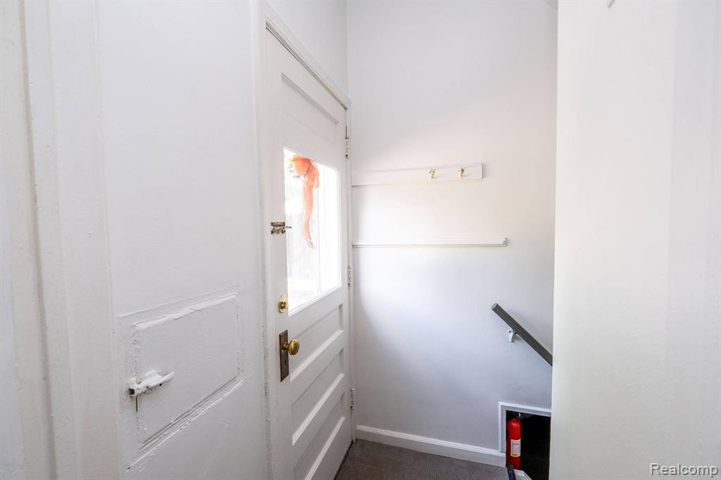 1776 Hampton Road Grosse Pointe Woods, MI 48236 - Photo 32 of 45
