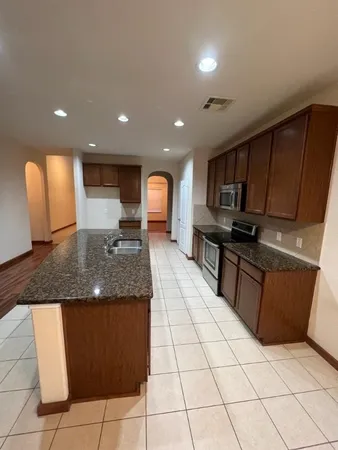 $2,450 | 411 Stream Mill Lane, Katy, TX 77494