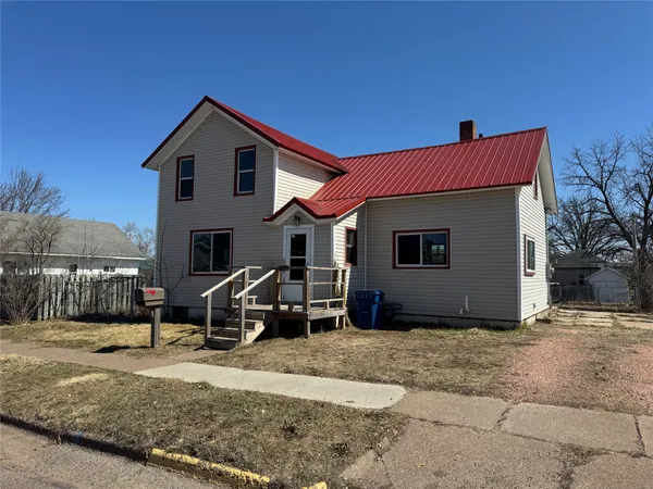 $89,900 | 20 North 4th Street, Barron, WI 54812