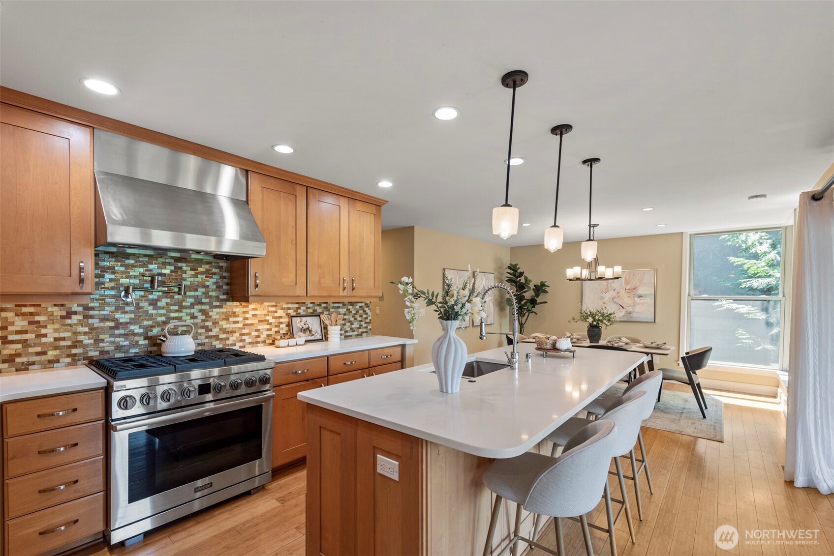 3225 West Mercer Way Mercer Island, WA 98040 - Photo 8 of 34