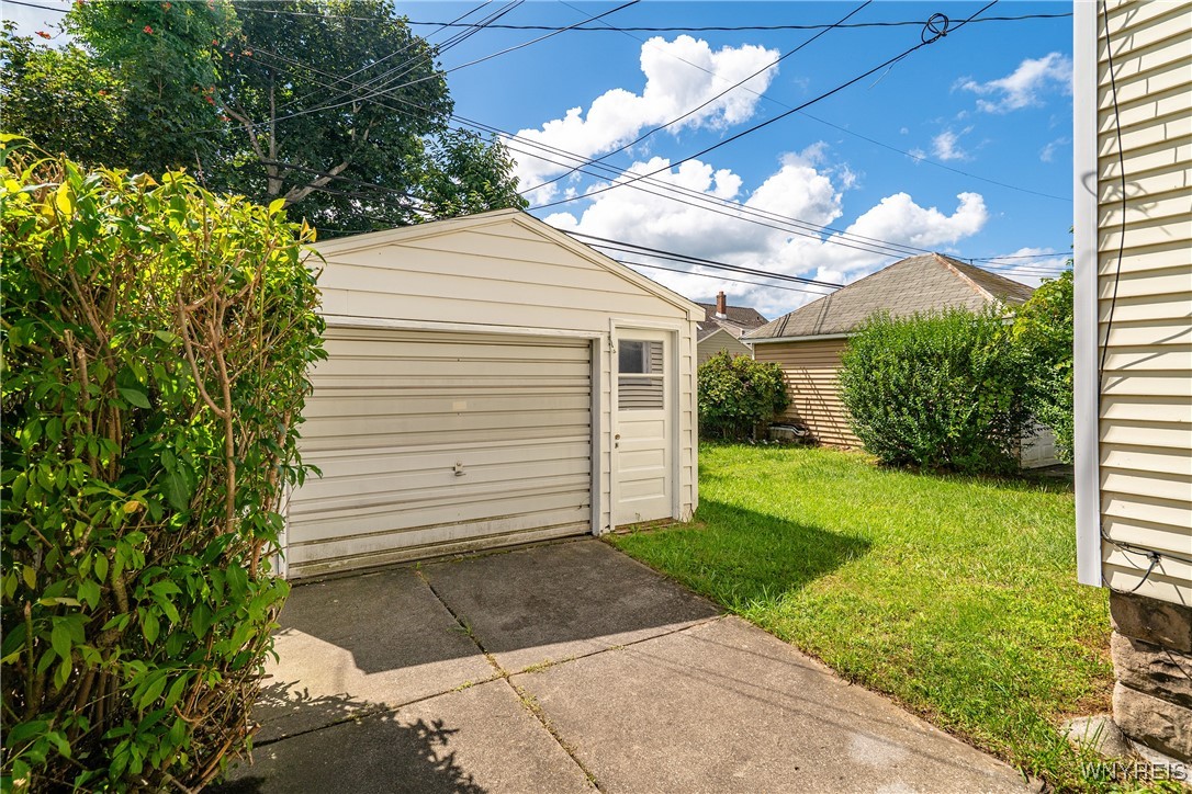 33 Harding Road Buffalo, NY 14220 - Photo 5 of 49