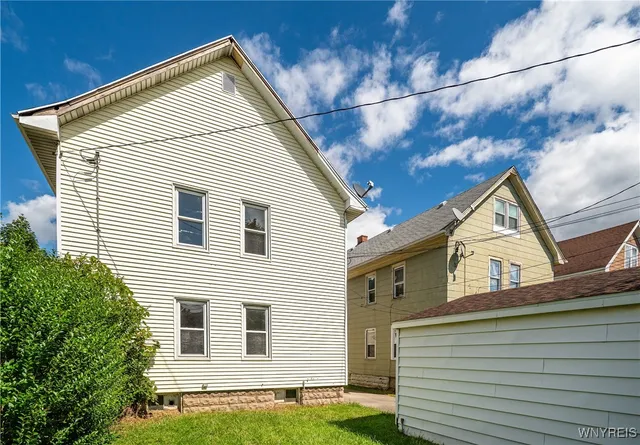 $329,000 | 33 Harding Road, Buffalo, NY 14220