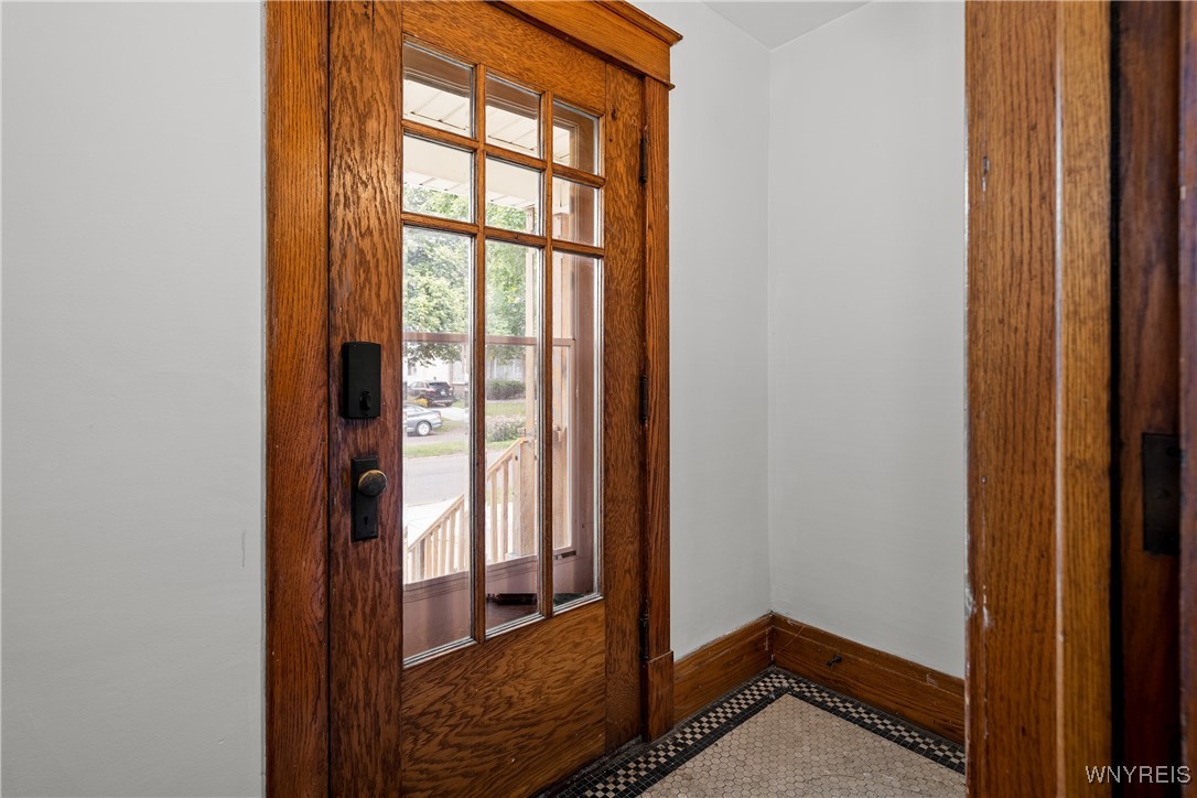 33 Harding Road Buffalo, NY 14220 - Photo 9 of 49