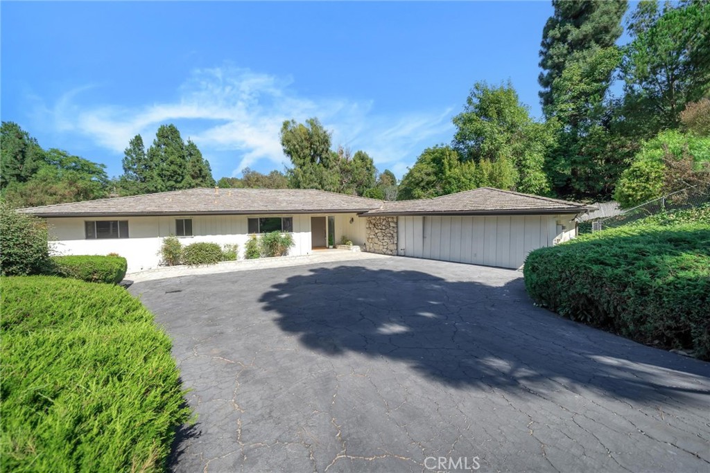 front view of house with a yard