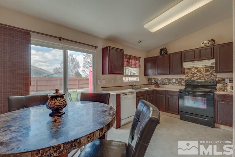 17725 Georgetown Drive Reno, NV 89508 - Photo 6 of 17 Photo 6