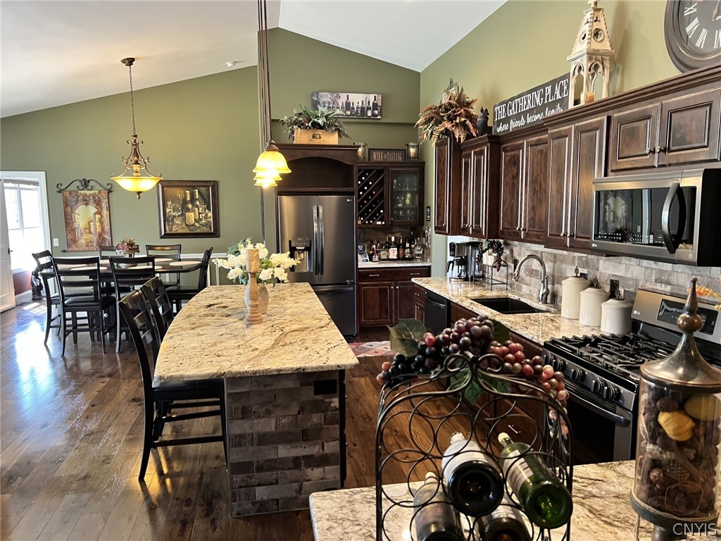 1410 Allen Road Clay, NY 13212 - Photo 12 of 39