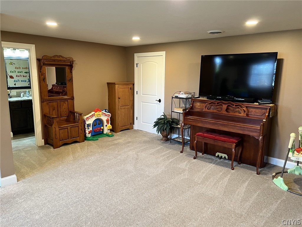 1410 Allen Road Clay, NY 13212 - Photo 27 of 39