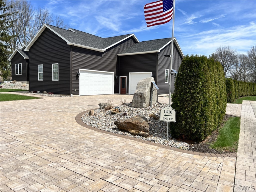 1410 Allen Road Clay, NY 13212 - Photo 3 of 39