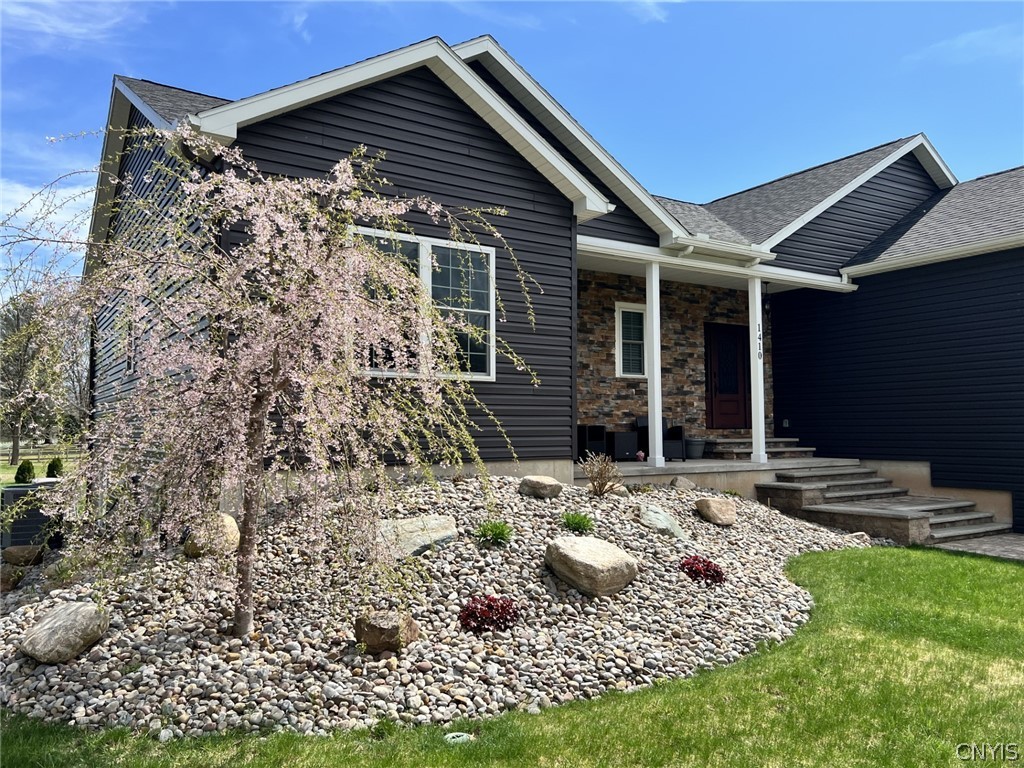 1410 Allen Road Clay, NY 13212 - Photo 4 of 39
