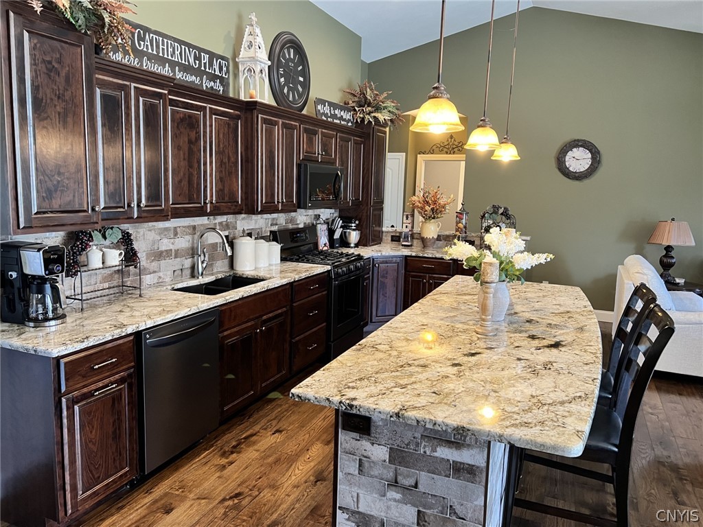 1410 Allen Road Clay, NY 13212 - Photo 8 of 39
