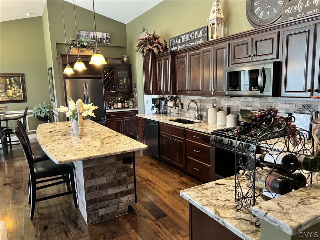 1410 Allen Road Clay, NY 13212 - Photo 9 of 39