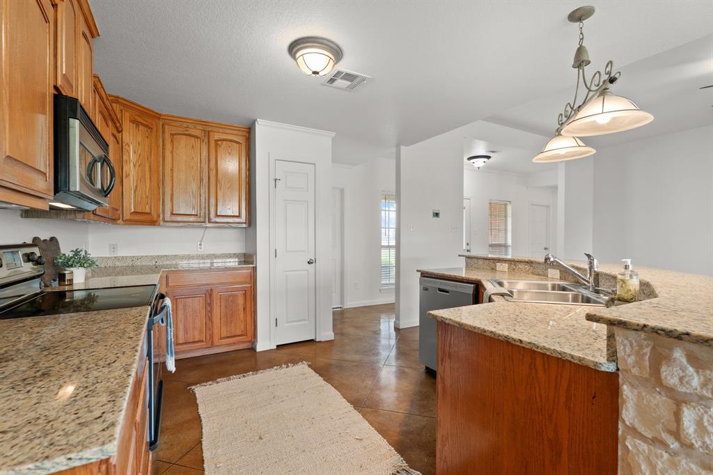1007 Morning Star Circle China Spring, TX 76633 - Photo 14 of 40