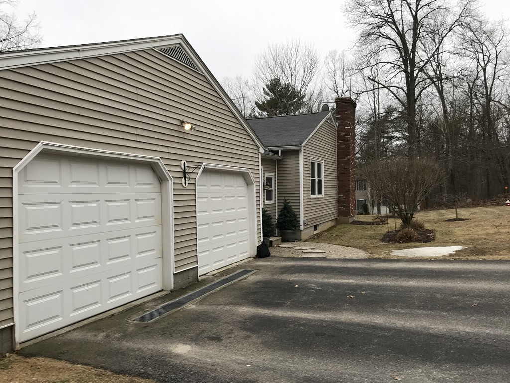 43 Farquhar Road Sturbridge, MA 01566 - Photo 8 of 30 Gallery Image 8