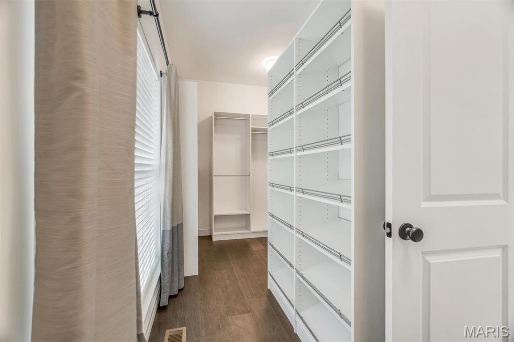 1316 Bopp Road St. Louis, MO 63131 - Photo 33 of 58 Gallery Image 33
