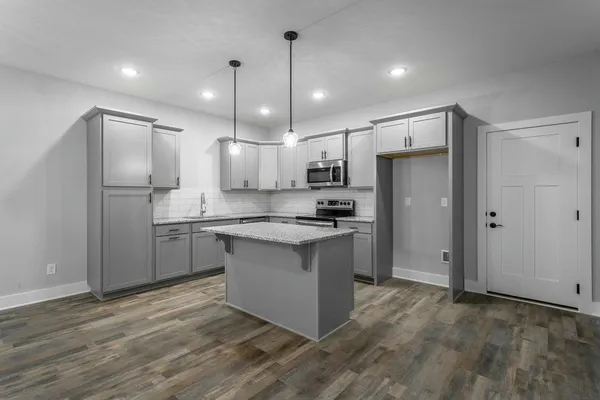 $2,300 | 650 Ladd Avenue, Chattanooga, TN 37405